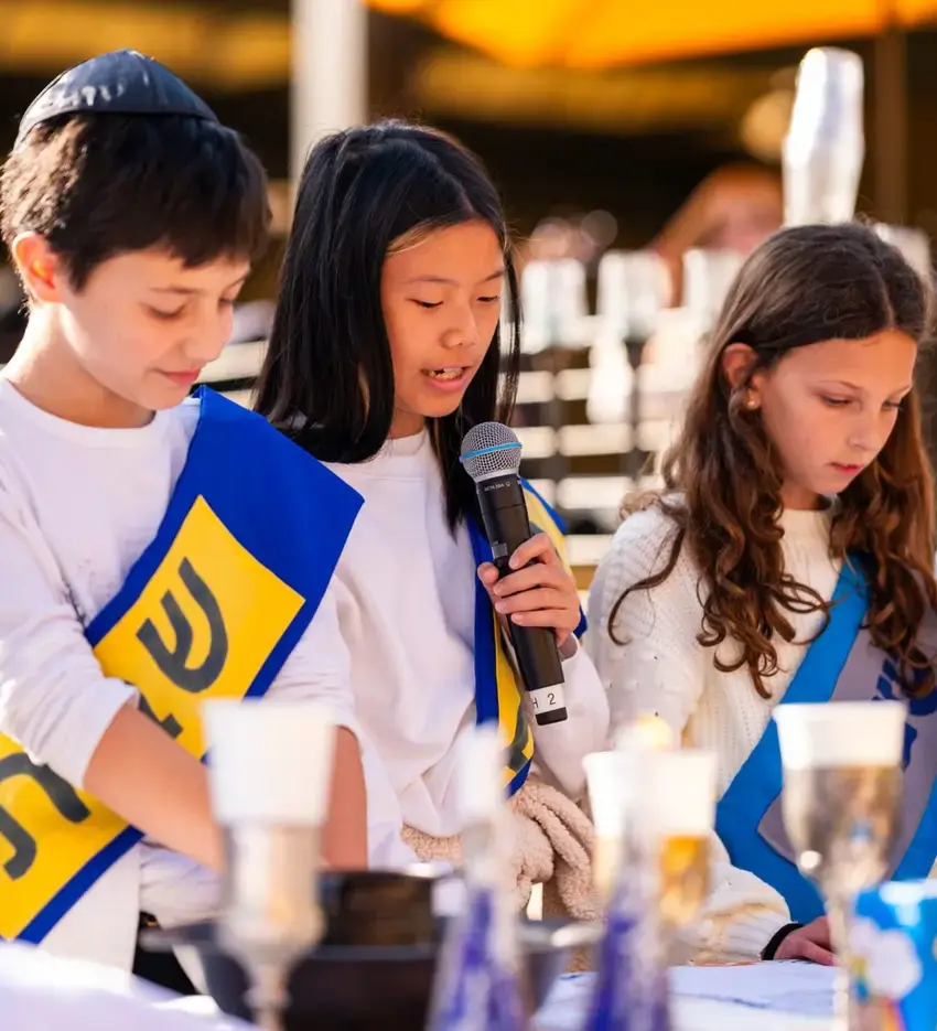 middle school students practising Jewish Life & Learning